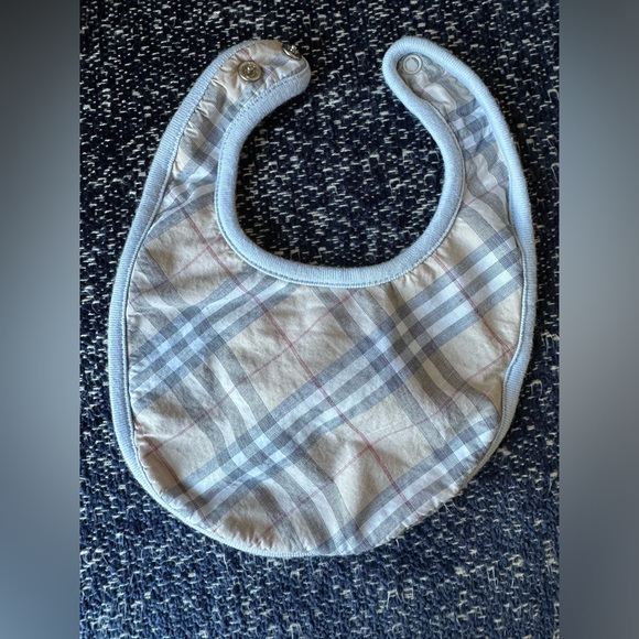 AUTHENTIC Burberry baby bib - Picture 2 of 5